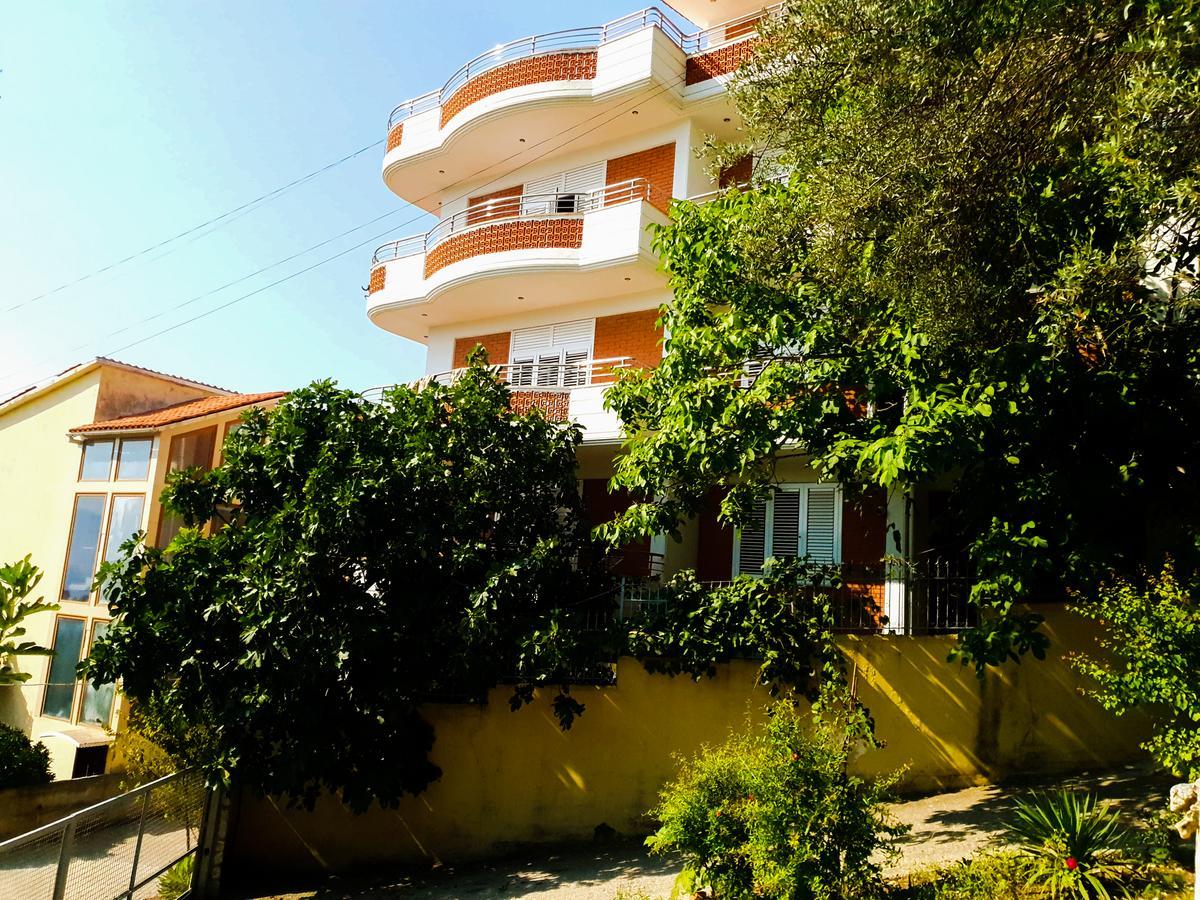Lux Apartments Vlorë Exterior foto